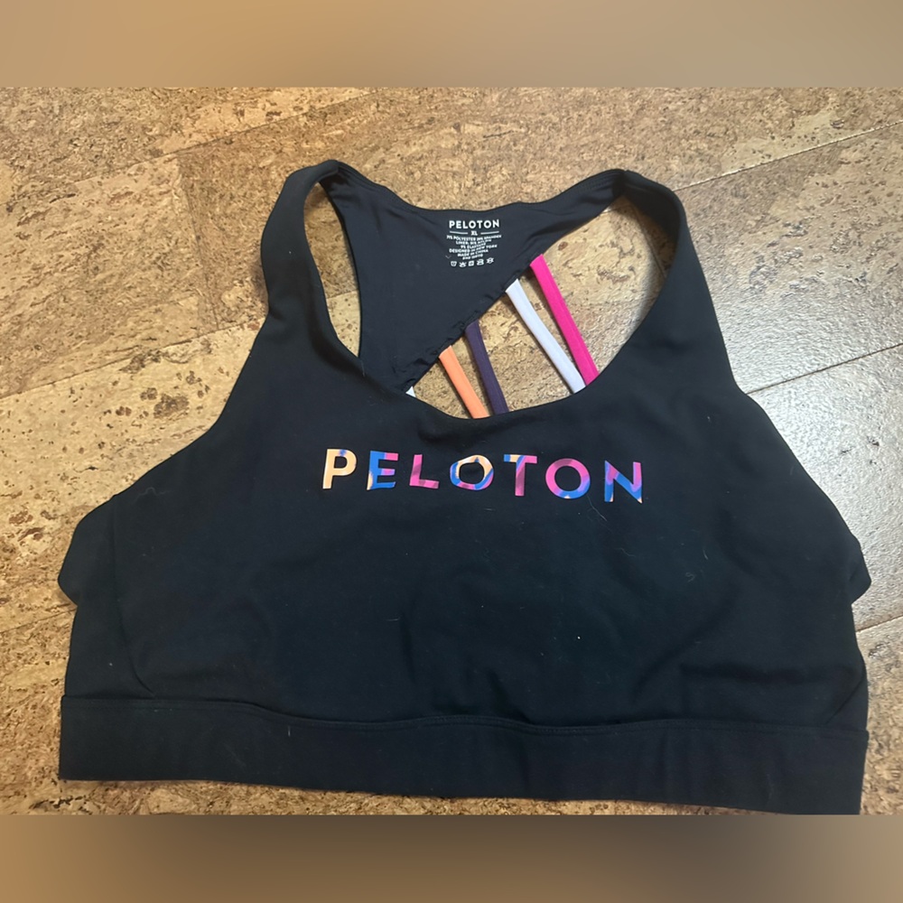 Size XL Peloton brand strappy colorful sports bra in EEUC